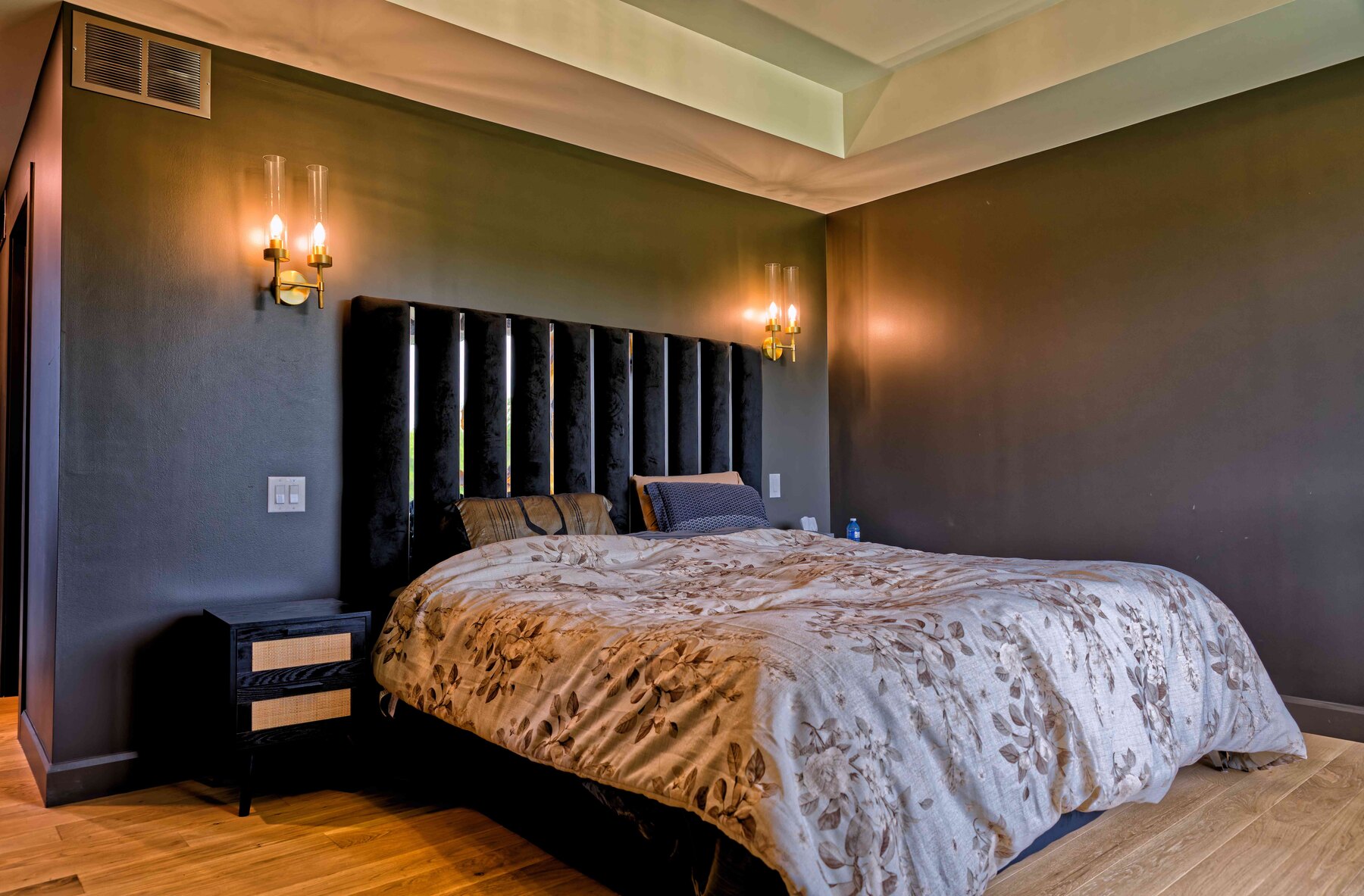 Dunrobin Custom Build — photo 4